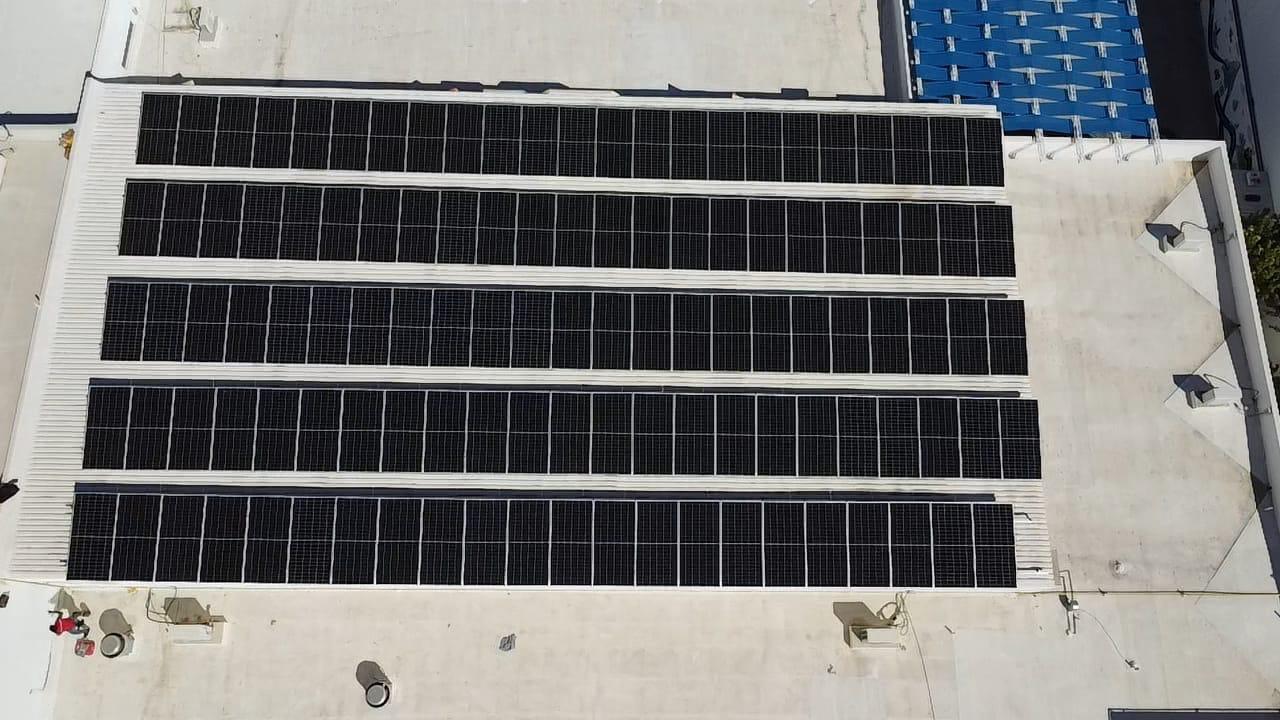 Instalación fotovoltaica comercial